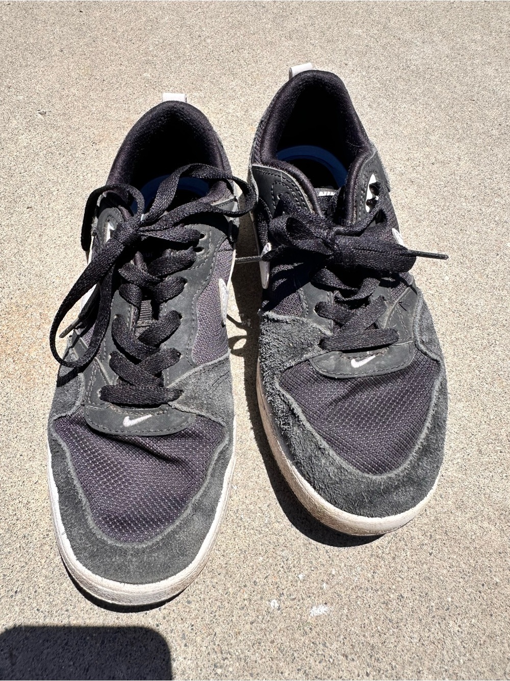 Nike Kids Black and Gray Low-Top Sneakers